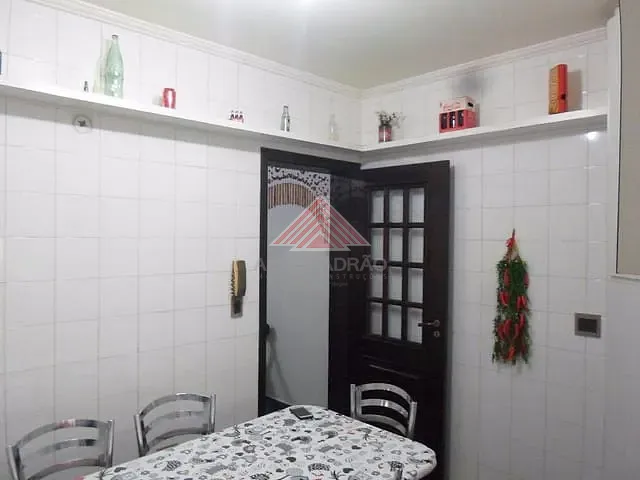Casa com 320m² 3 quartos e 4 banheiros, à venda, no bairro Vila Gilda em Santo André