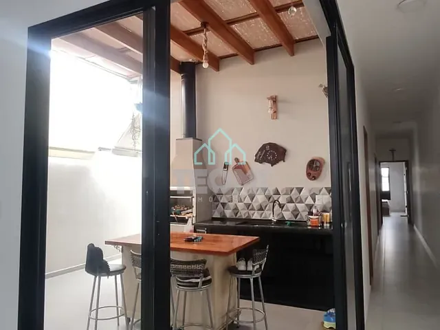 Casa 3 quartos e 2 banheiros, à venda, no bairro Residencial São Charbel em Taubaté