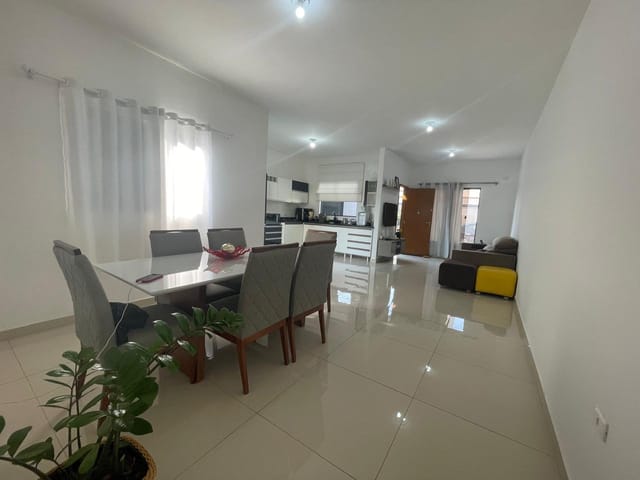 Foto do Casa - Casa padrão para Locação, Colúmbia, Londrina, PR | Guepardo Imob
