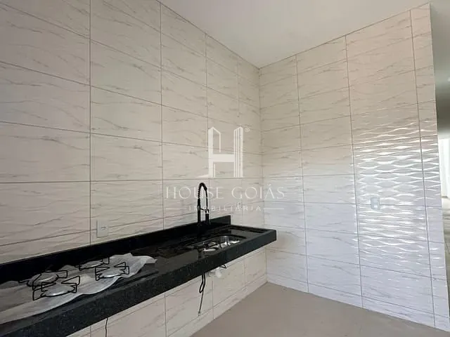 Casa com 180m² 3 quartos e 2 banheiros, à venda, no bairro Jardim Imperial II em Goianira