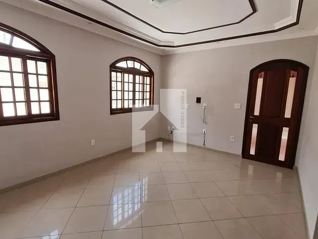 Casa com 275m² 3 quartos e 4 banheiros, à venda, no bairro Vila Santa Terezinha em Várzea Paulista