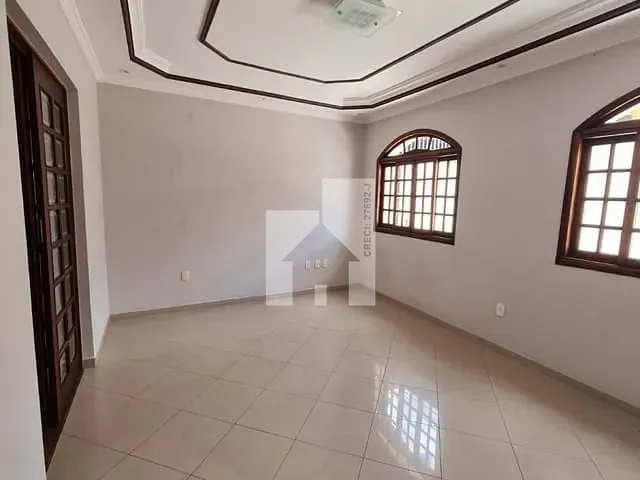 Casa com 275m² 3 quartos e 4 banheiros, à venda, no bairro Vila Santa Terezinha em Várzea Paulista