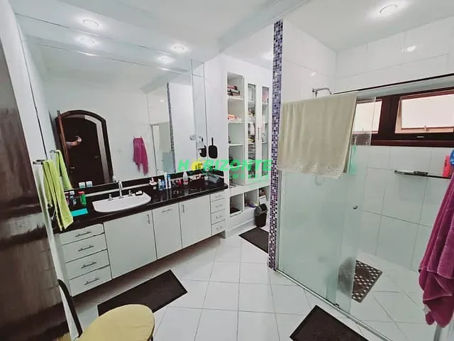 Casa com 283m² 3 quartos e 5 banheiros, à venda, no bairro Jardim das Colinas em São José dos Campos