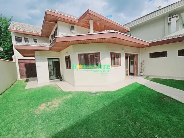Casa com 283m² 3 quartos e 5 banheiros, à venda, no bairro Jardim das Colinas em São José dos Campos