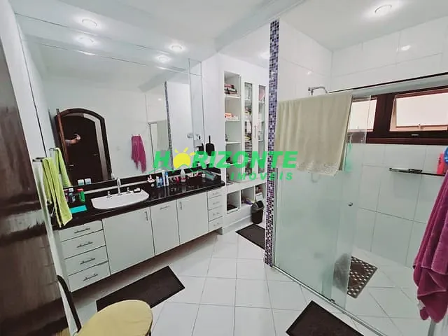 Casa com 283m² 3 quartos e 5 banheiros, à venda, no bairro Jardim das Colinas em São José dos Campos