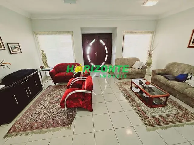 Casa com 283m² 3 quartos e 5 banheiros, à venda, no bairro Jardim das Colinas em São José dos Campos
