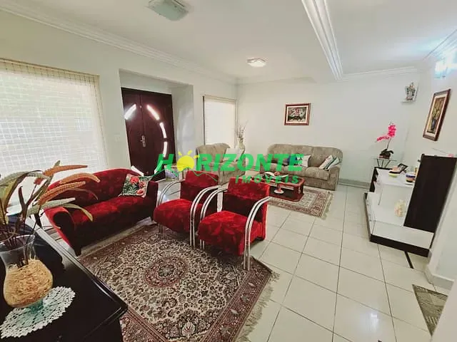 Casa com 283m² 3 quartos e 5 banheiros, à venda, no bairro Jardim das Colinas em São José dos Campos