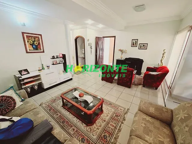 Casa com 283m² 3 quartos e 5 banheiros, à venda, no bairro Jardim das Colinas em São José dos Campos