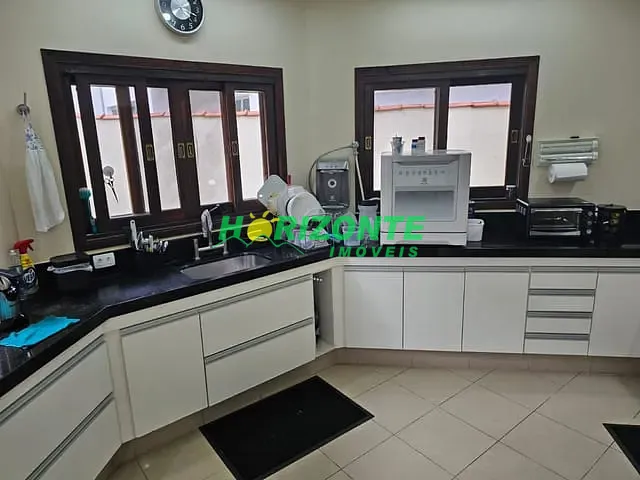 Casa com 283m² 3 quartos e 5 banheiros, à venda, no bairro Jardim das Colinas em São José dos Campos