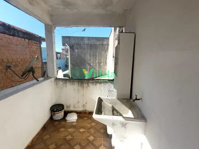 Casa 4 quartos e 2 banheiros, à venda, no bairro Jardim Caiubi em Itaquaquecetuba