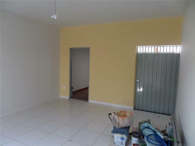 Casa com 180m² 2 quartos e 2 banheiros, para alugar, no bairro Centro em Birigüi