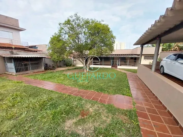 Casa com 492m² 2 quartos e 2 banheiros, à venda, no bairro Boa Vista em Londrina