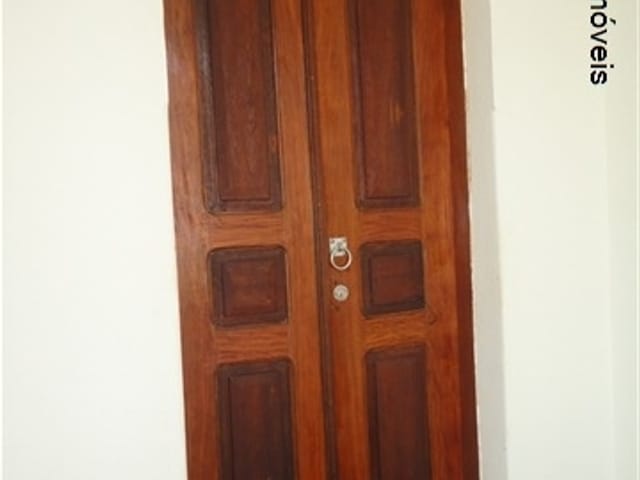 Foto do Casa - Casa com 5 dormitórios, 1 banheiro, sala de TV, copa, cozinha e quintal. | Guaxupé Imóveis Ltda