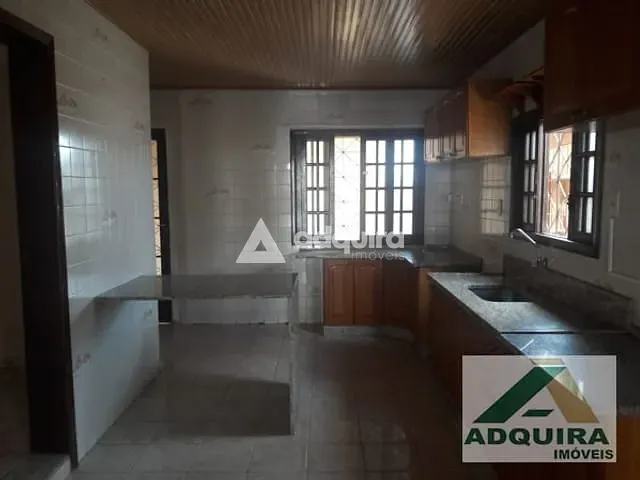 Casa com 462m² 3 quartos e 2 banheiros, à venda, no bairro Uvaranas em Ponta Grossa
