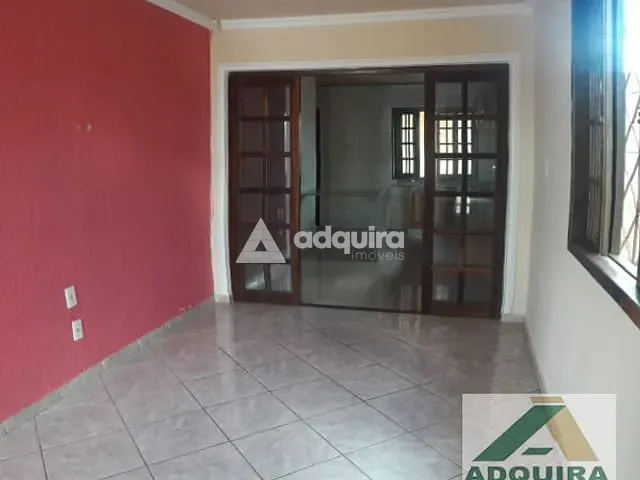 Casa com 462m² 3 quartos e 2 banheiros, à venda, no bairro Uvaranas em Ponta Grossa