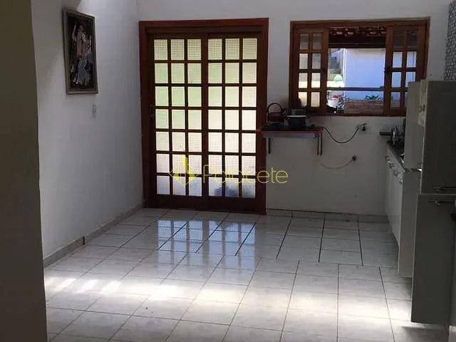 Casa com 1976m² 3 quartos e 1 banheiro, à venda, no bairro Borba em Pindamonhangaba