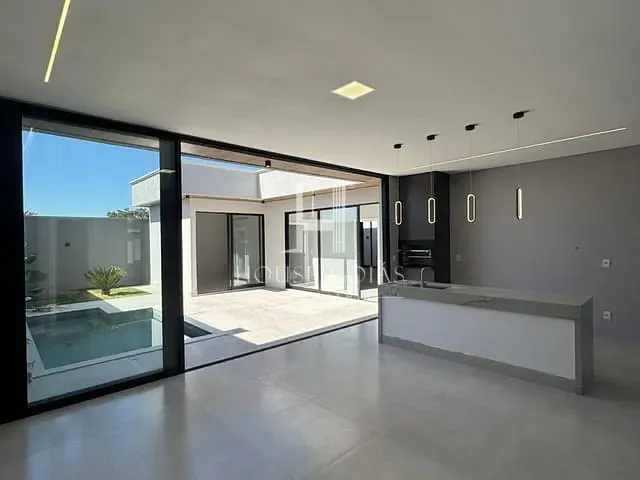 Casa com 360m² 3 quartos e 4 banheiros, à venda, no bairro Setor Três Marias em Goiânia