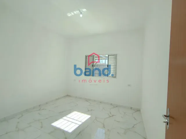 Casa 3 quartos e 2 banheiros, para alugar, no bairro Loteamento Portal Ville Cambuí em Porto Feliz