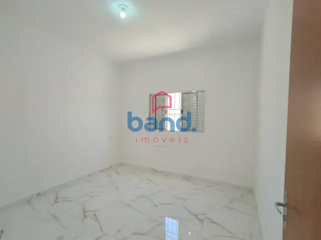 Casa 3 quartos e 2 banheiros, para alugar, no bairro Loteamento Portal Ville Cambuí em Porto Feliz