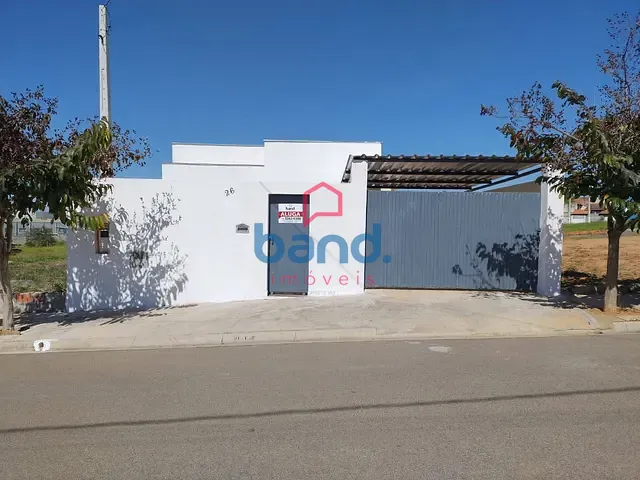 Casa 3 quartos e 2 banheiros, para alugar, no bairro Loteamento Portal Ville Cambuí em Porto Feliz