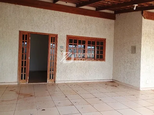 Casa com 270m² 2 quartos e 3 banheiros, à venda, no bairro Serra Dourada em Uberaba