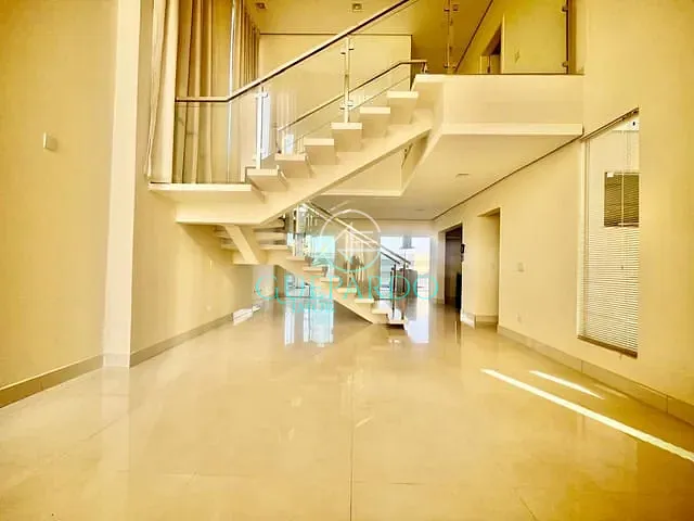 Casa com 300m² 3 quartos e 5 banheiros, à venda, no bairro Esperança em Londrina