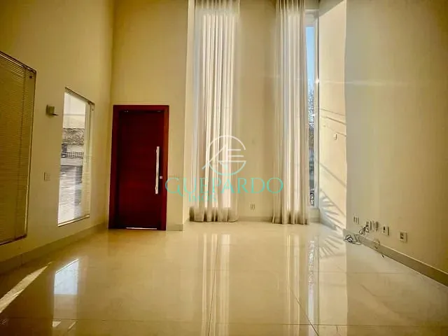 Casa com 300m² 3 quartos e 5 banheiros, à venda, no bairro Esperança em Londrina