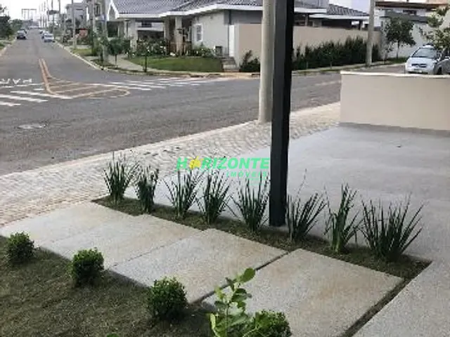 Casa com 250m² 3 quartos e 3 banheiros, à venda, no bairro Floresta em Rua Antônio Batista da Silva