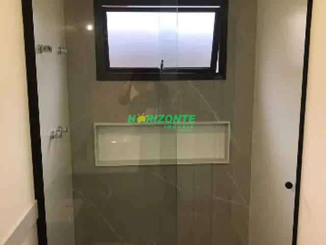Casa com 250m² 3 quartos e 3 banheiros, à venda, no bairro Floresta em Rua Antônio Batista da Silva