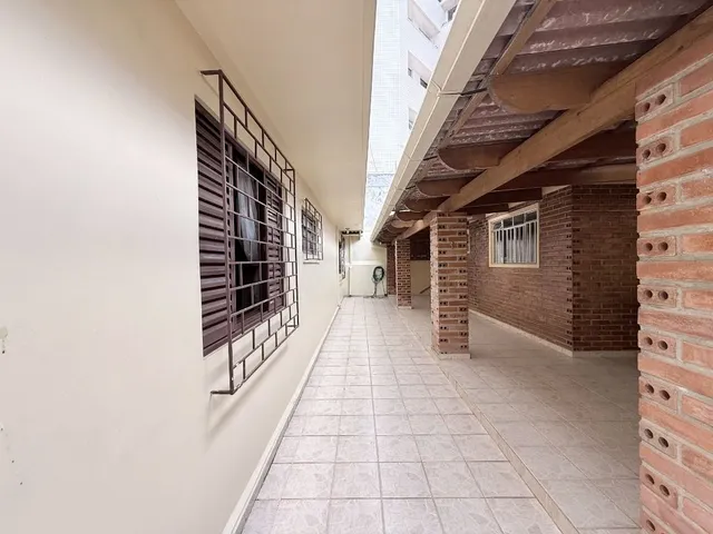 Casa com 450m² 4 quartos e 5 banheiros, à venda, no bairro Santa Quitéria em Curitiba