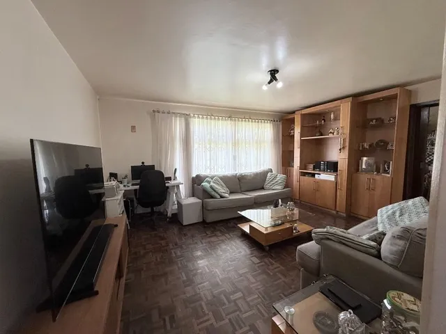 Casa com 450m² 4 quartos e 5 banheiros, à venda, no bairro Santa Quitéria em Curitiba