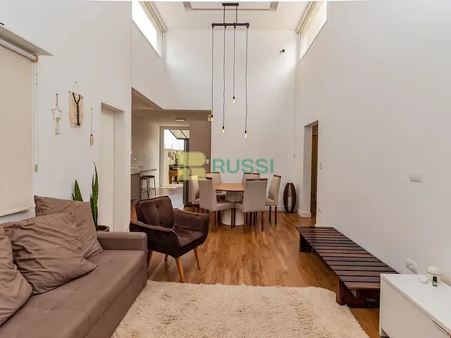 Casa com 231m² 3 quartos e 2 banheiros, à venda, no bairro Jardim Jacinto em Jacareí