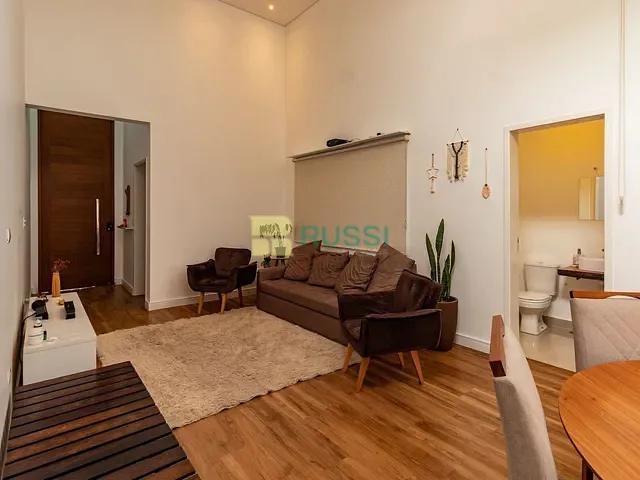 Casa com 231m² 3 quartos e 2 banheiros, à venda, no bairro Jardim Jacinto em Jacareí