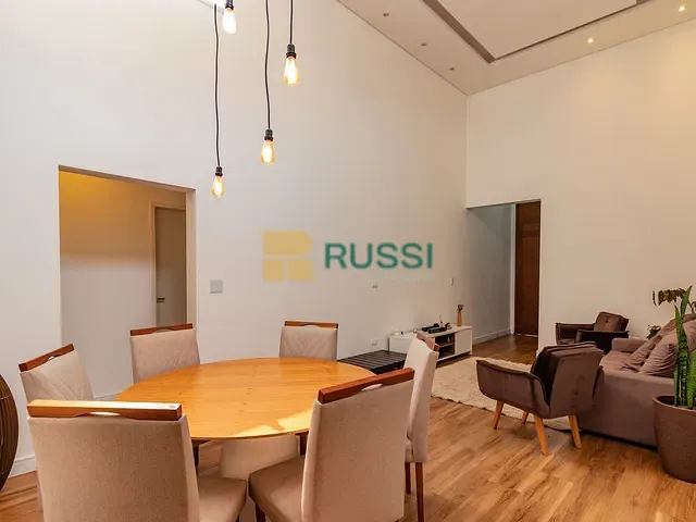 Casa com 231m² 3 quartos e 2 banheiros, à venda, no bairro Jardim Jacinto em Jacareí