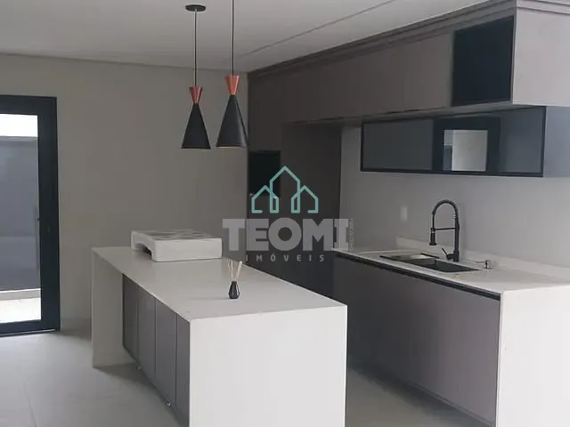 Casa com 300m² 3 quartos e 4 banheiros, à venda, no bairro Jardim Santa Tereza em Taubaté