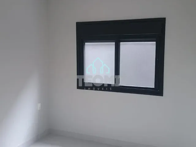 Casa com 300m² 3 quartos e 4 banheiros, à venda, no bairro Jardim Santa Tereza em Taubaté