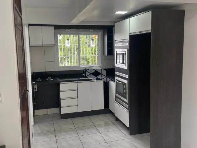 Casa 2 quartos e 2 banheiros, à venda, no bairro São Luiz em Caxias do Sul