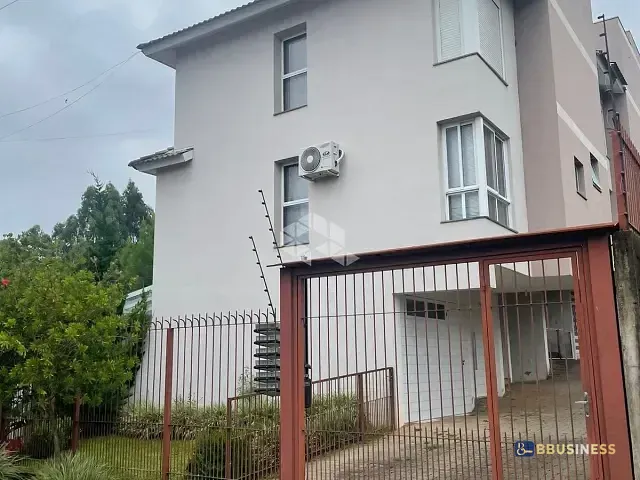Casa 2 quartos e 2 banheiros, à venda, no bairro São Luiz em Caxias do Sul