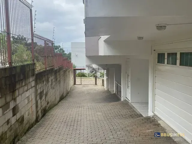 Casa 2 quartos e 2 banheiros, à venda, no bairro São Luiz em Caxias do Sul