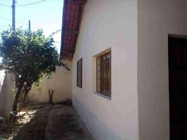 Casa com 200m², à venda, no bairro Jardim Santa Cecília em Pindamonhangaba