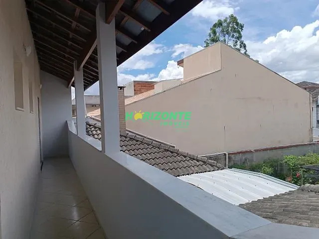 Casa com 250m² 3 quartos e 3 banheiros, à venda, no bairro Villa Branca em Jacareí