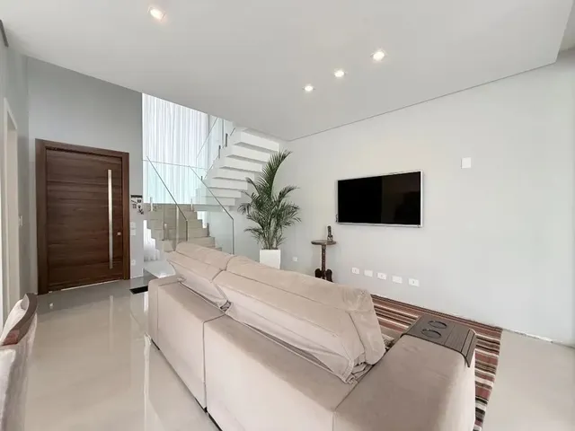 Casa com 300m² 3 quartos e 3 banheiros, à venda, no bairro Santa Felicidade em Curitiba