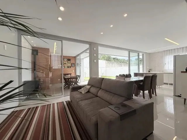 Casa com 300m² 3 quartos e 3 banheiros, à venda, no bairro Santa Felicidade em Curitiba