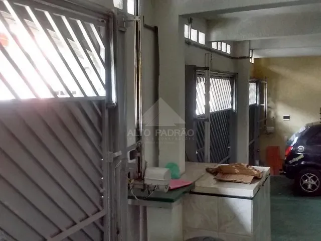 Casa com 250m² 2 quartos e 2 banheiros, à venda, no bairro Vila Independência em Mauá