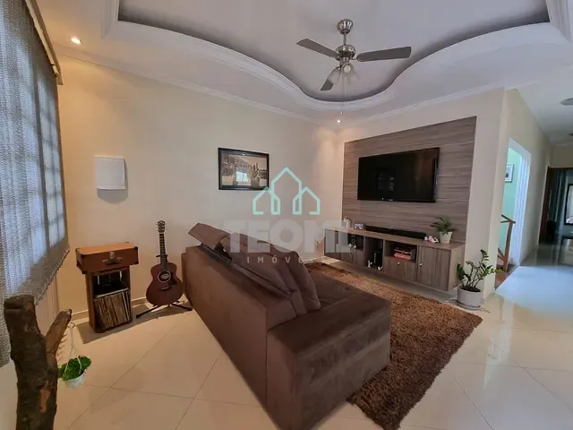Casa 3 quartos e 2 banheiros, à venda ou para alugar, no bairro Esplanada Santa Helena em Taubaté