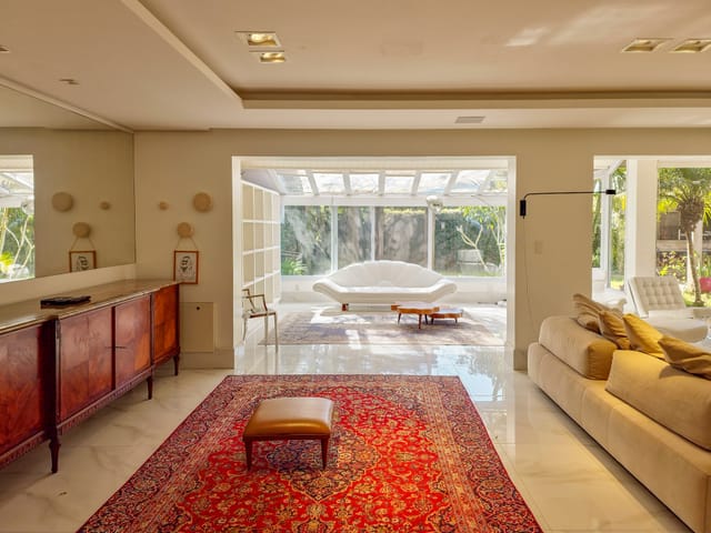 Casa com 877m² 3 quartos e 3 banheiros, à venda, no bairro Areal em Pelotas