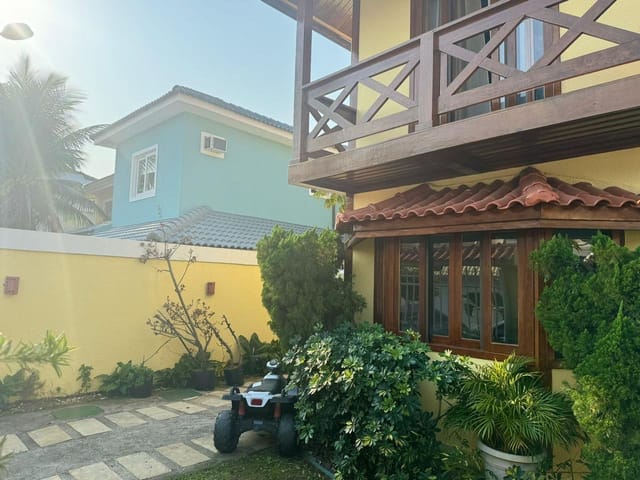 Casa 4 quartos e 6 banheiros, à venda, no bairro Vargem Pequena em Rio de Janeiro