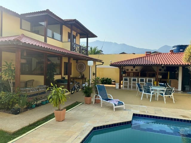 Casa 4 quartos e 6 banheiros, à venda, no bairro Vargem Pequena em Rio de Janeiro