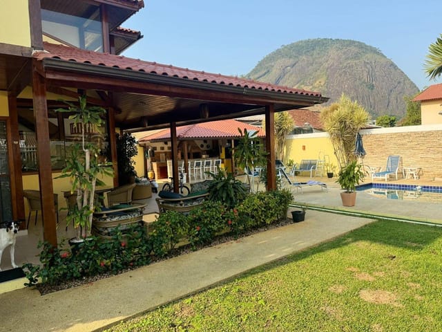 Casa 4 quartos e 6 banheiros, à venda, no bairro Vargem Pequena em Rio de Janeiro