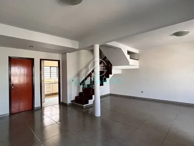Casa com 200m² 3 quartos e 3 banheiros, à venda, no bairro Portal de Versalhes 2 em Londrina